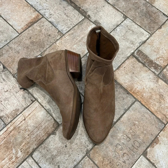 Universal Thread Taupe Western Bootie - Picture 1 of 7